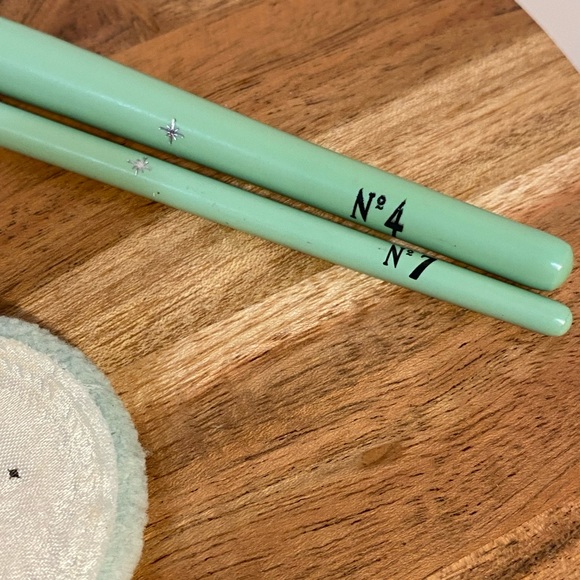 VINTAGE STYLE-Body & Soul Premium Brushes. Beautiful empty mirrored Compact. - Picture 4 of 16